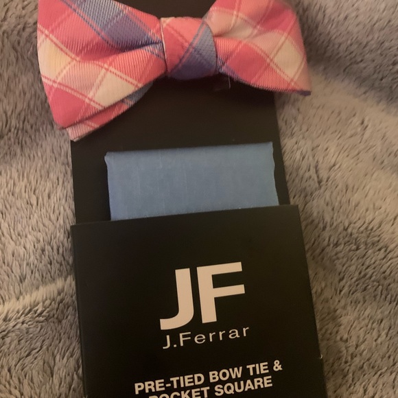 NWT JF Ferrar Pretied Bow Tie and Pocket Square - Picture 4 of 13